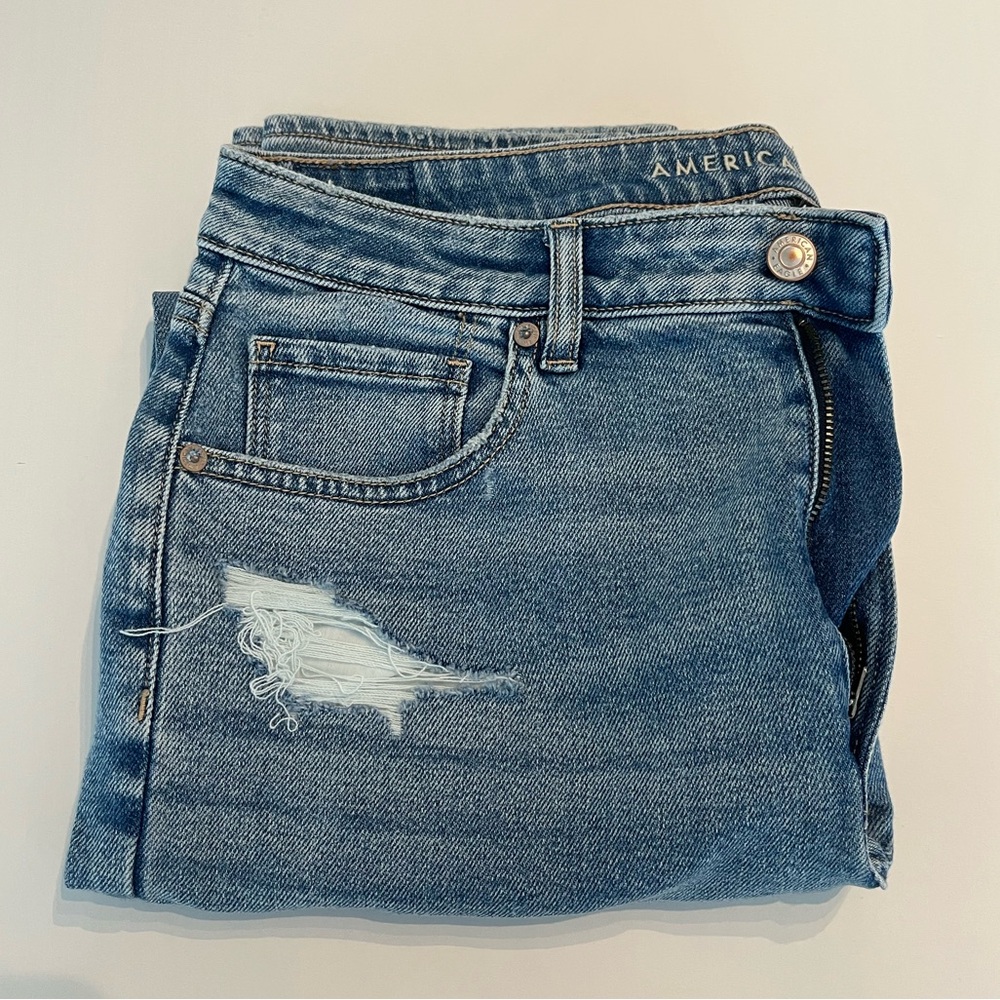 CCO LOW PRICE!! American Eagle Mom straight jeans